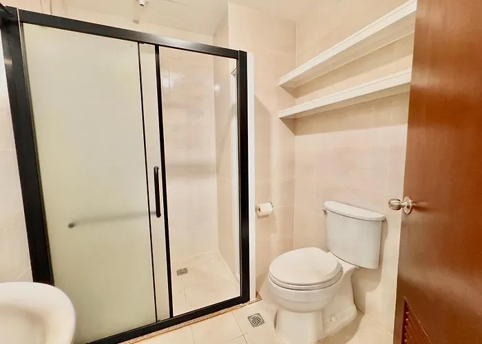 Mountain View In Unit With High Speed Wifi Free Movie Streaming & Swimming Pool *