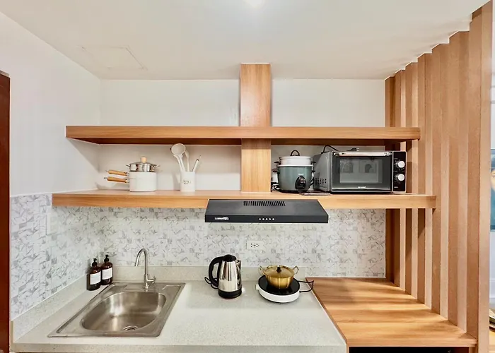 Mountain View In Unit With High Speed Wifi Free Movie Streaming & Swimming Pool アパート セブ市