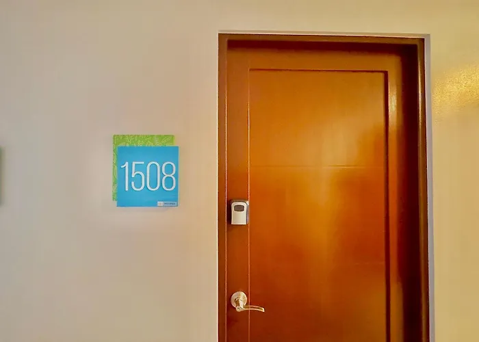 Mountain View In Unit With High Speed Wifi Free Movie Streaming & Swimming Pool
